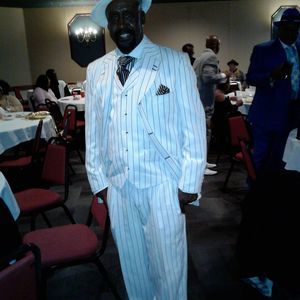 Meet your Posher, Gregory